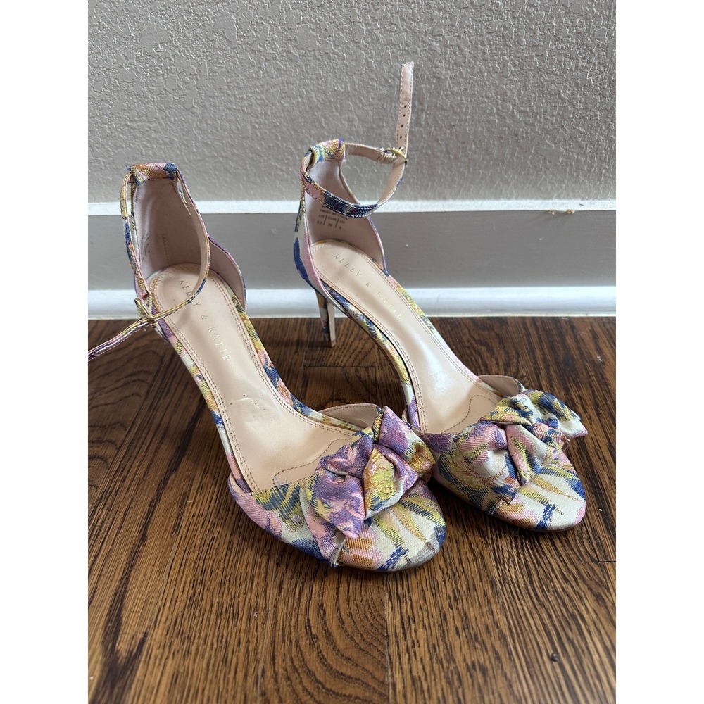 Kelly & Katie Ezabella Sandals 8.5 Multi Floral Brocade Good Bow Kitten Heel
